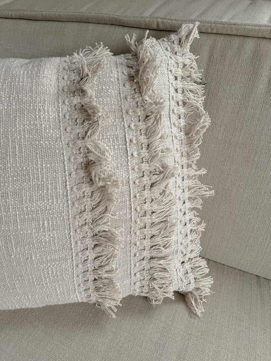 Sierkussen Fara, Zijaanzicht